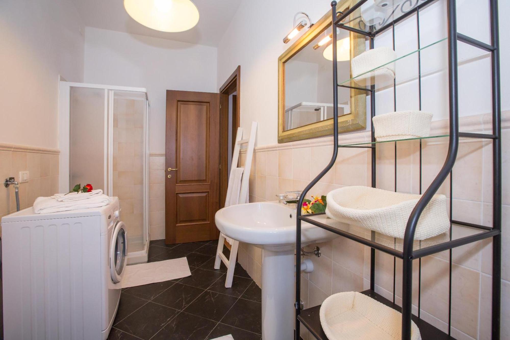 Casa Al Prato Apt. A Варенна Экстерьер фото